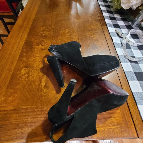 Marc Fisher Suede Shoes - Picture 9 of 13